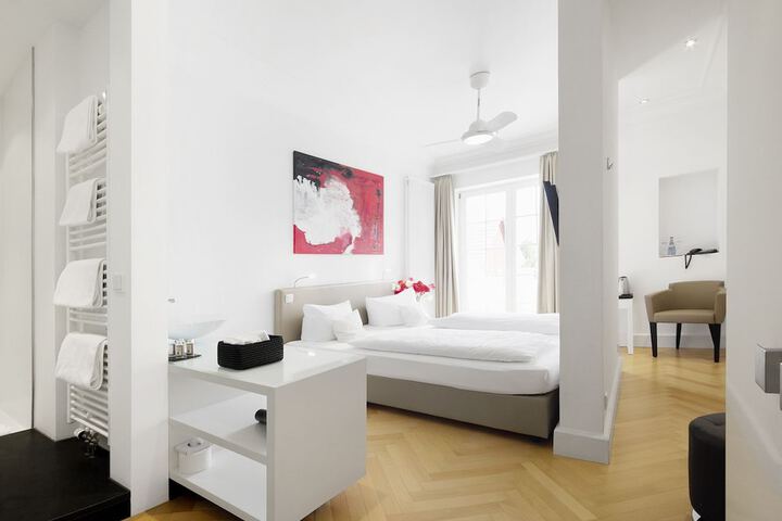 Room 18 of 34