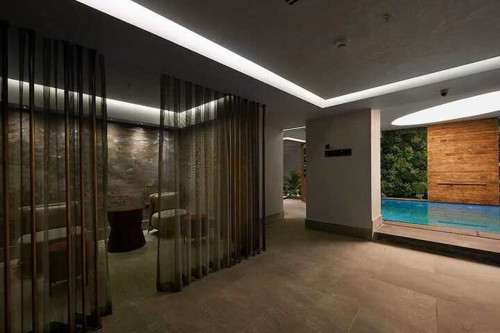 Pool 21 of 32