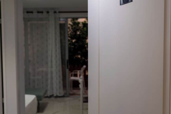 Room 35 of 131
