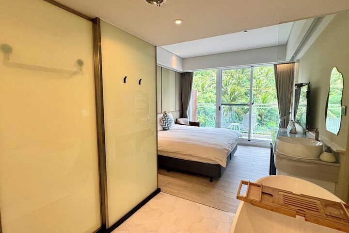 Room 17 of 49