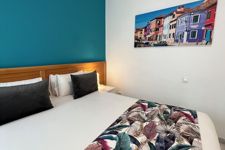 Room 7 of 38
