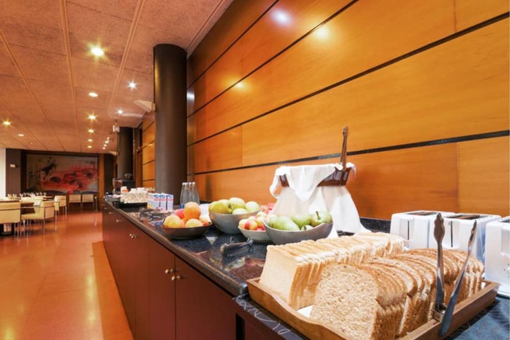 Breakfast buffet