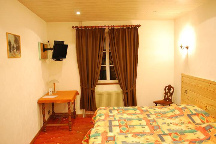 Room 4 of 51