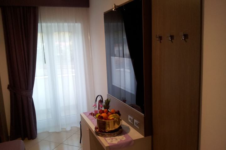 Room 3 of 39