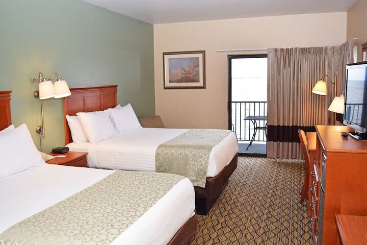 2 Queen Beds Jacuzzi (7 of 16)
