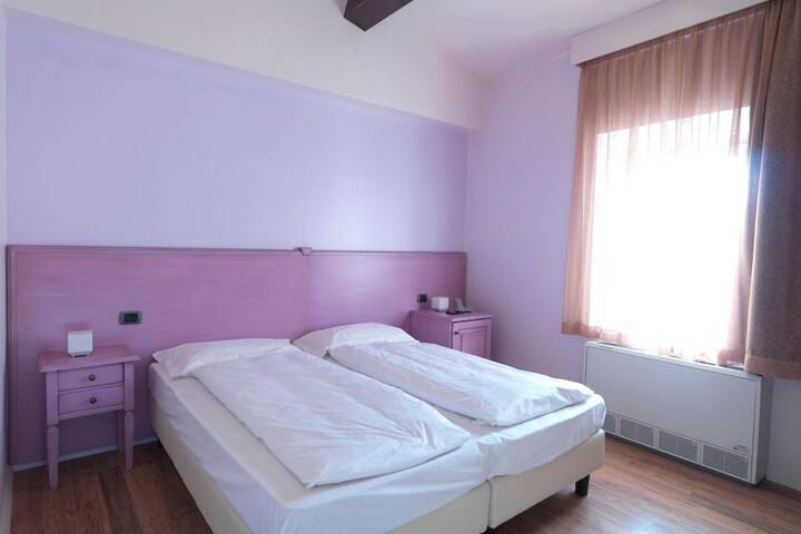 Room 11 of 43