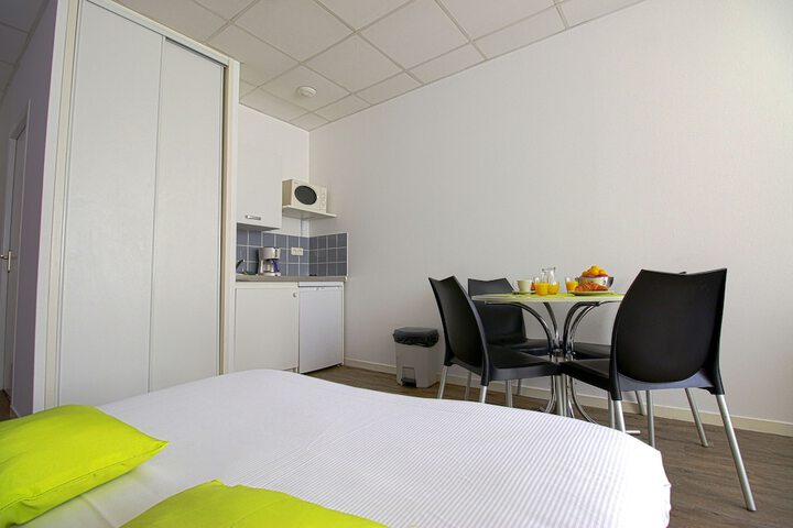 Room 9 of 34