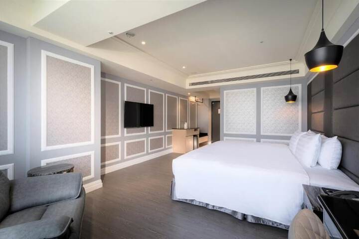 Room 15 of 37