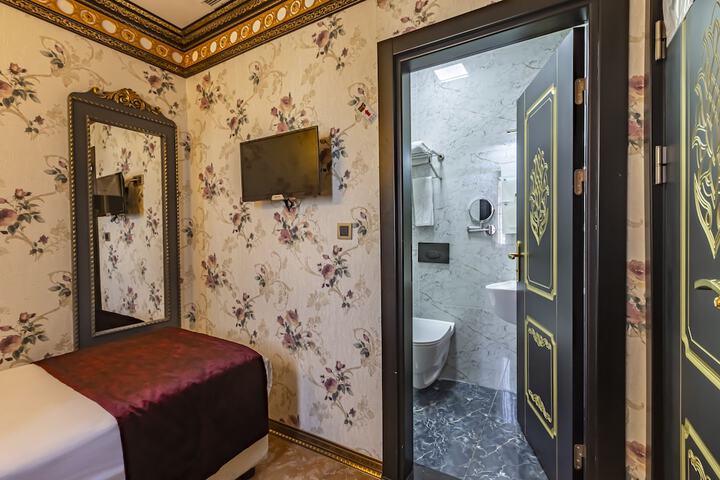 Room 16 of 86