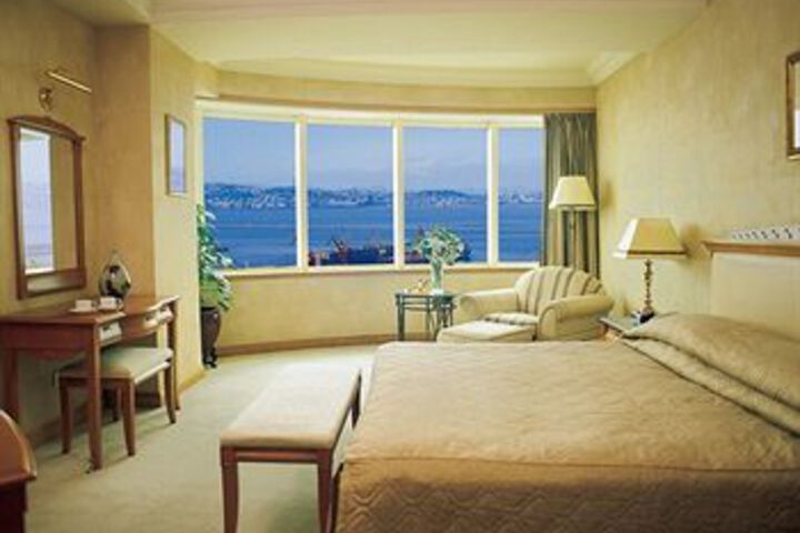 Room 16 of 36