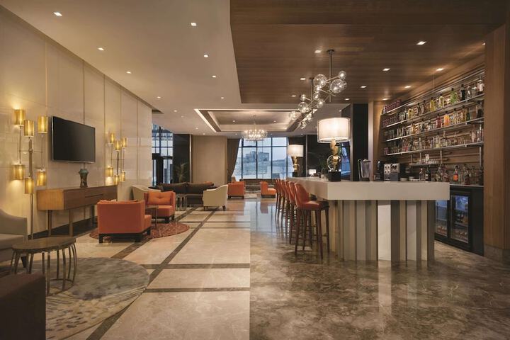 Entrance & Lobby