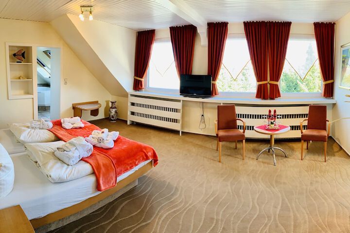 Room 6 of 49