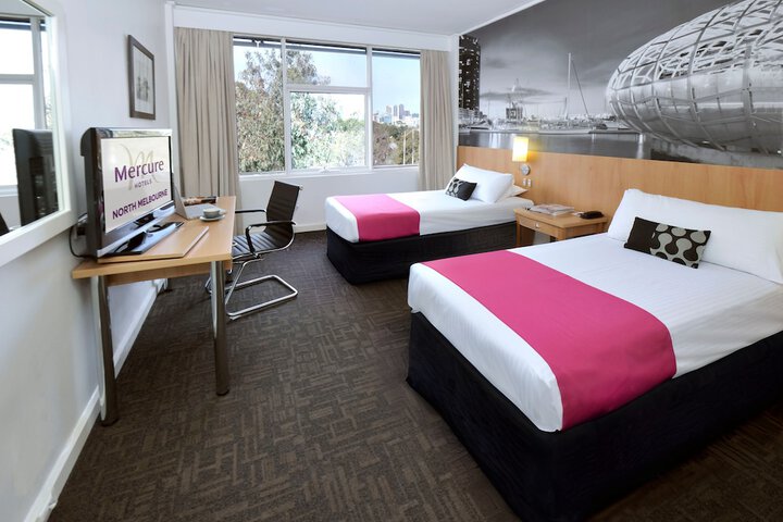 Room 4 of 33
