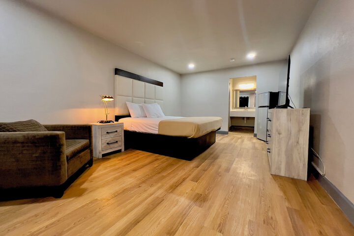 Room 8 of 20