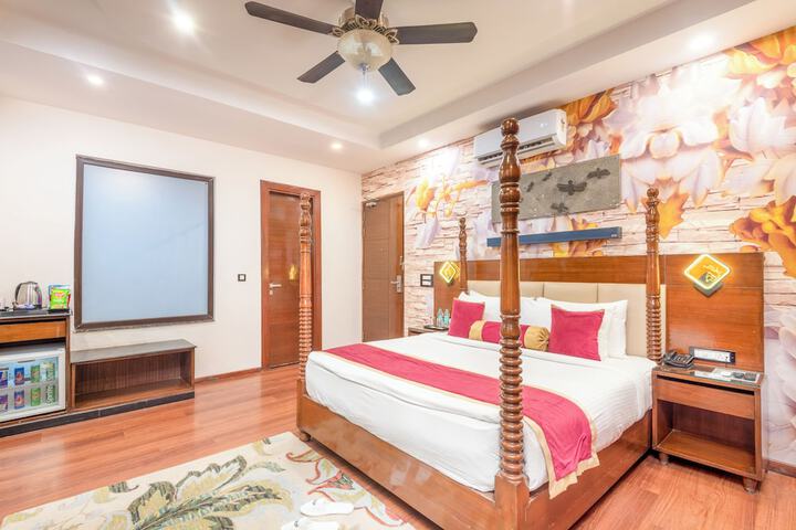 Room 28 of 109