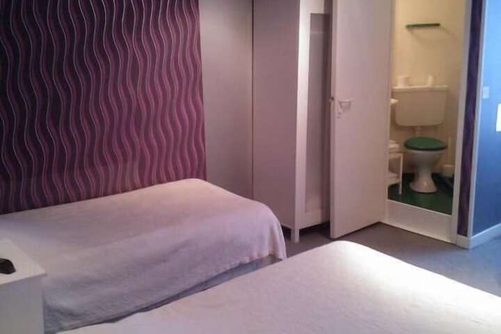 Room 12 of 62
