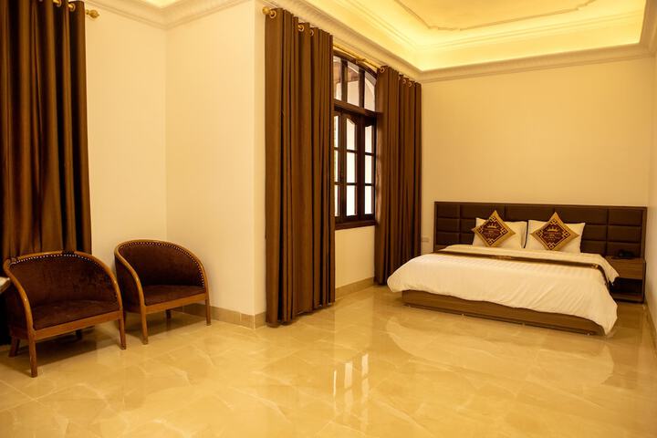 Room 7 of 35