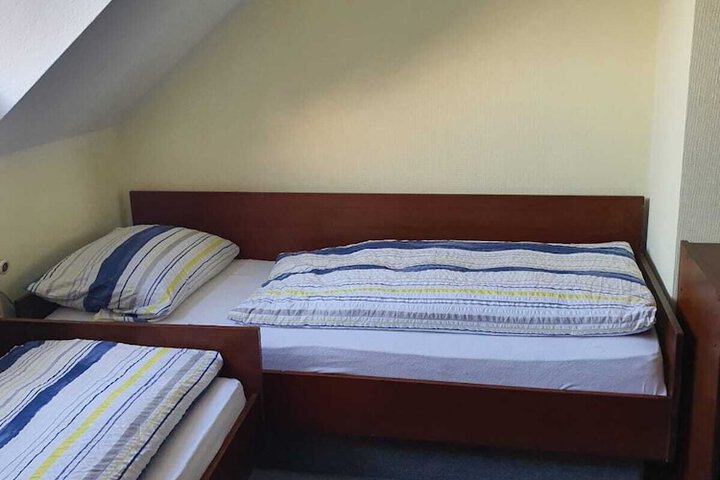 Room 19 of 39