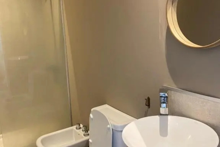 Room 11 of 11