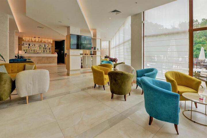 Lounge 9 of 58