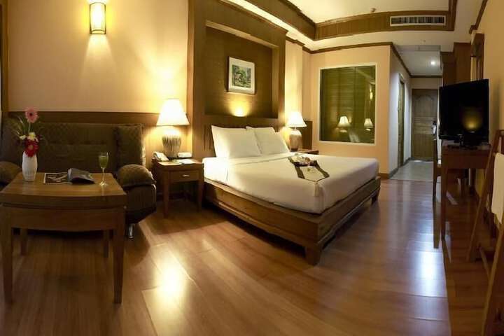 Room 36 of 114