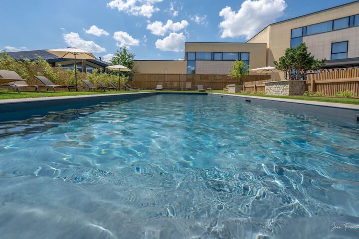 Hotel Pool