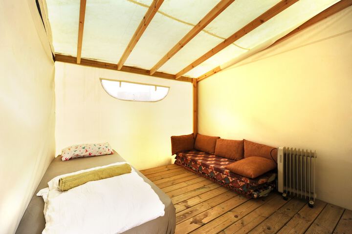 Room 12 of 65