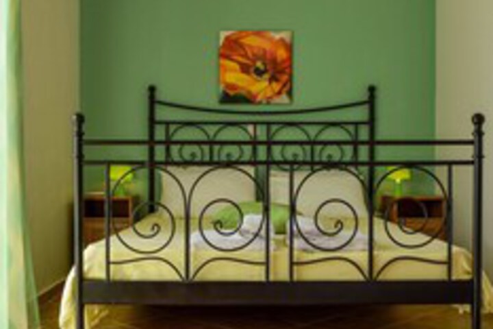 Room 10 of 23
