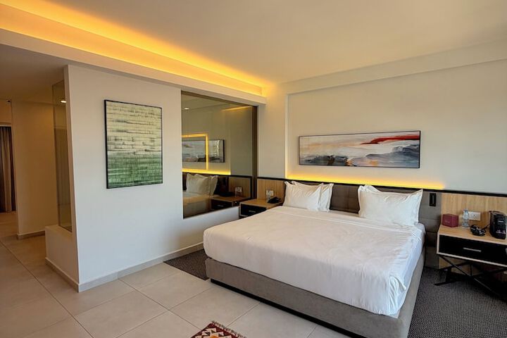 Room 19 of 41