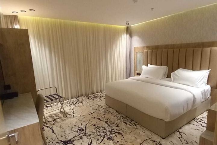 Room 8 of 38