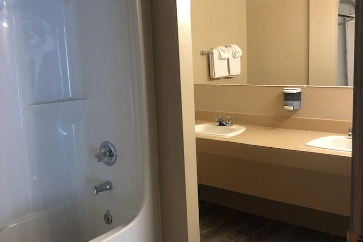 Room 38 of 69