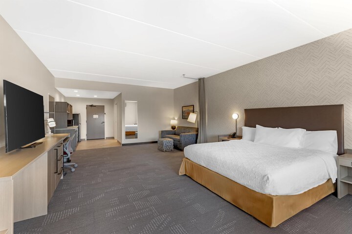 Room 8 of 40