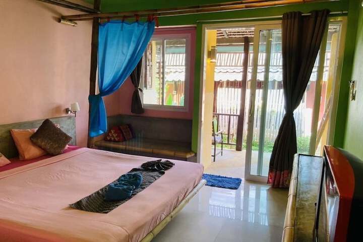 Room 27 of 169