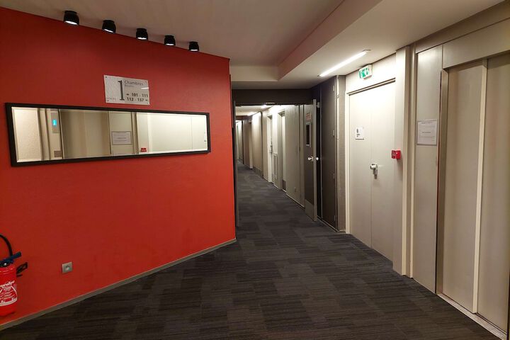 Guest Lobby