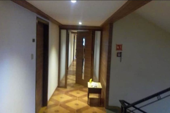 Ballroom/Hall 24 of 27