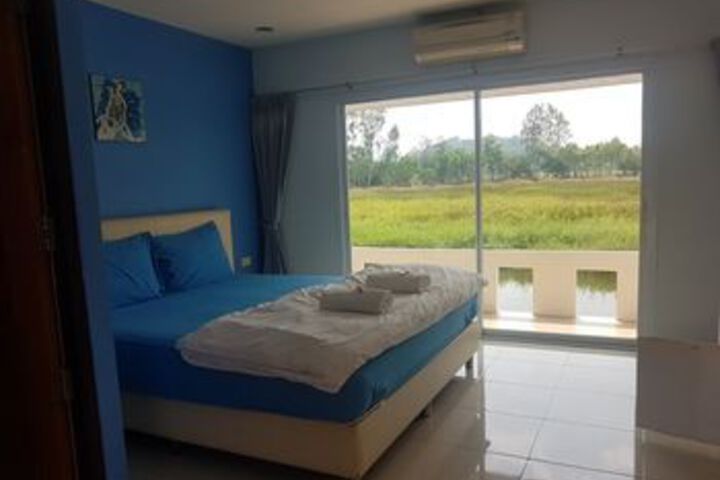Room 15 of 34