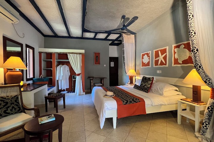 Room 47 of 195