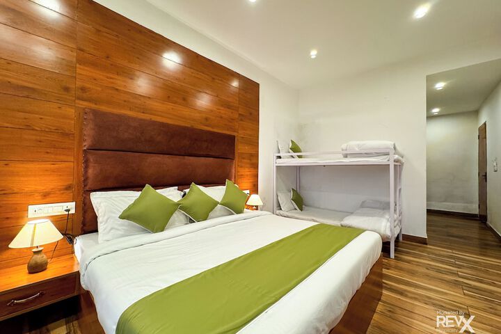 Room 4 of 68