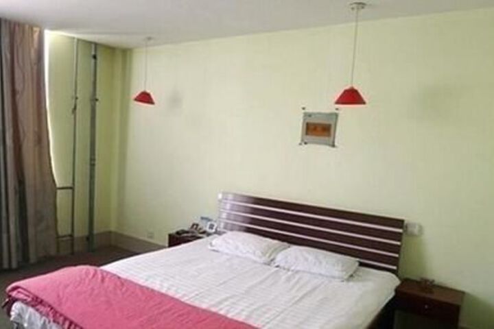 Room 3 of 9