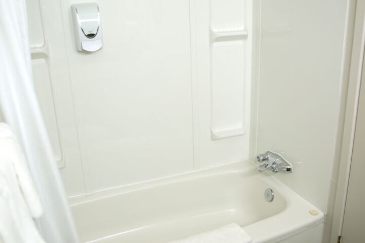 Room 9 of 27