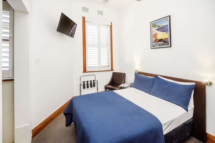 Room 16 of 41
