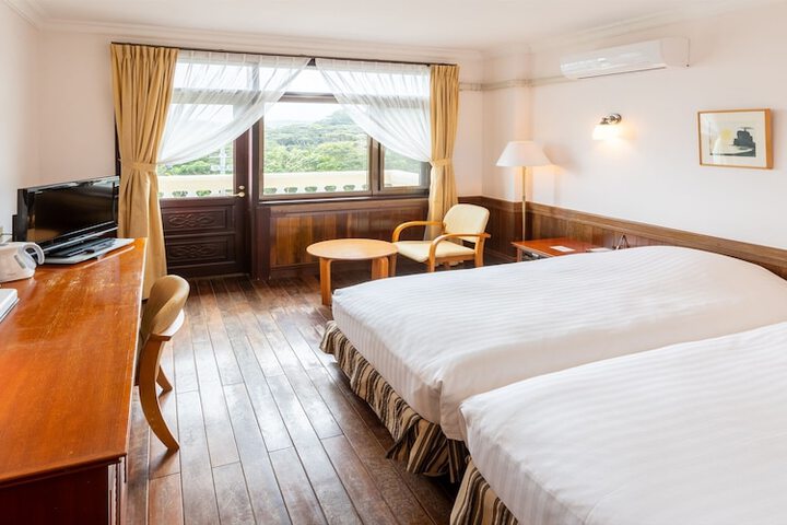 Room 10 of 41