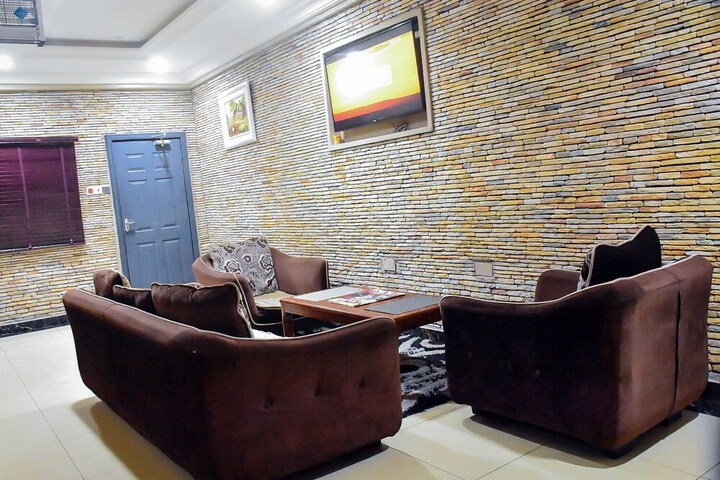 Room 12 of 49