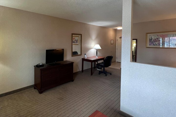 Room 10 of 23