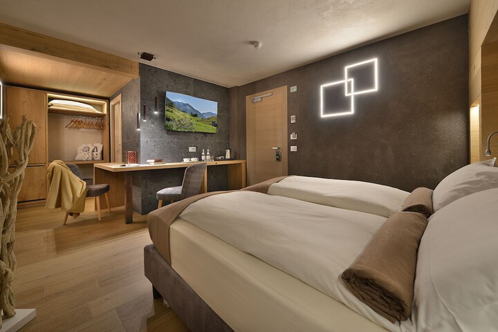 Room 35 of 211