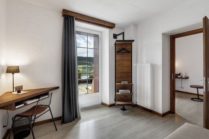 Room 14 of 28