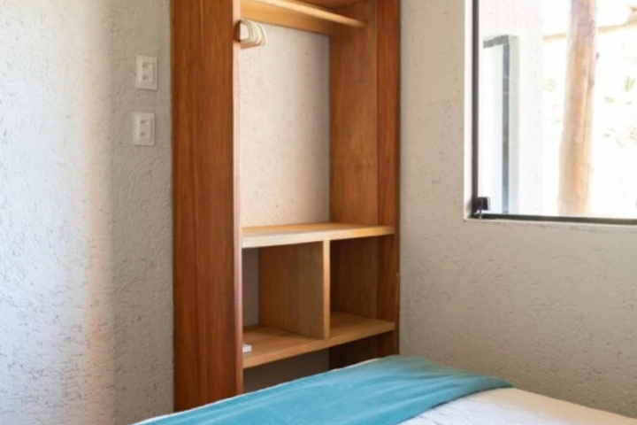 Room 4 of 14