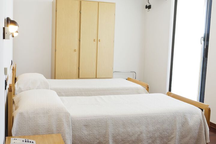 Room 11 of 24