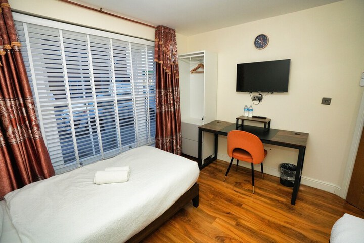 Room 37 of 121