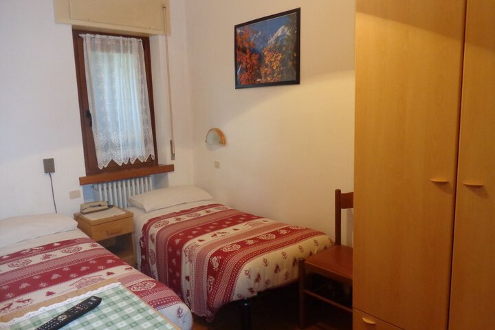 Room 5 of 69